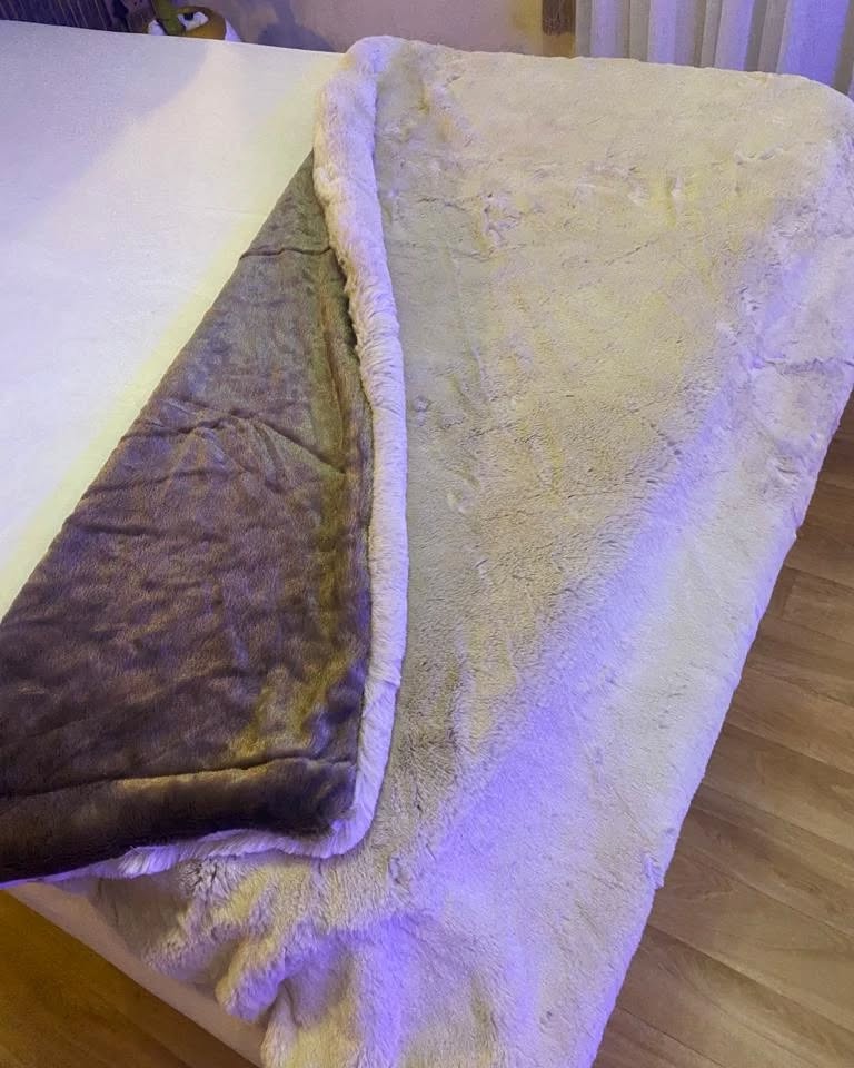 Think luxury blankets. - Image 3