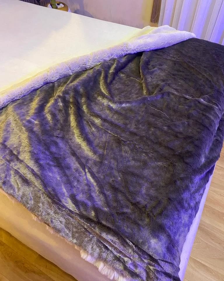 Think luxury blankets. - Image 2