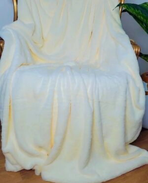 CLASSIC LIGHT WEIGHT DOUBLE-SIDED FAUX FUR BLANKET