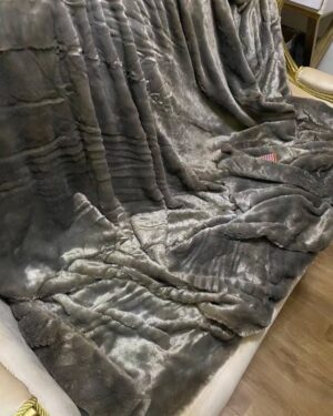 CLASSIC LIGHT WEIGHT DOUBLE-SIDED FAUX FUR BLANKET