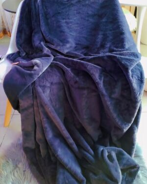 CLASSIC LIGHT WEIGHT DOUBLE-SIDED FAUX FUR BLANKET