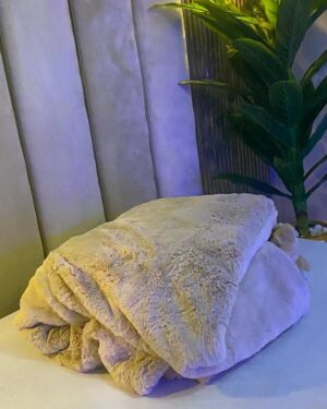 Premium! Super soft! Double sided faux fur blanket